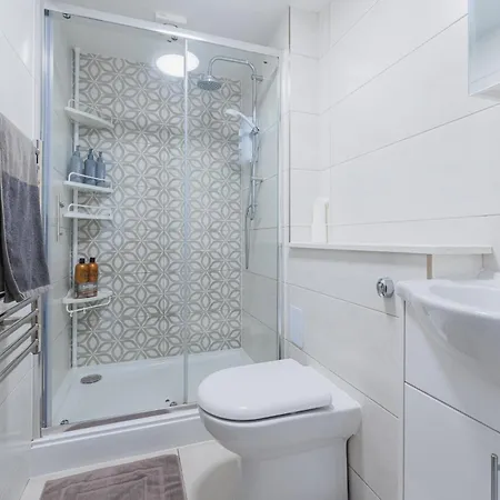 Brand New Luxe Two Bedroom Flat! Excellent Wifi Cardiff Exterior photo