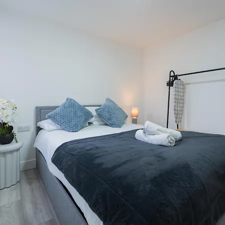 Brand New Luxe Two Bedroom Flat! Excellent Wifi Cardiff Exterior photo