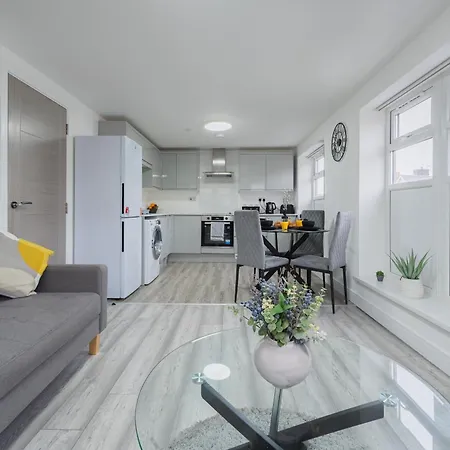 Brand New Luxe Two Bedroom Flat! Excellent Wifi Cardiff Exterior photo