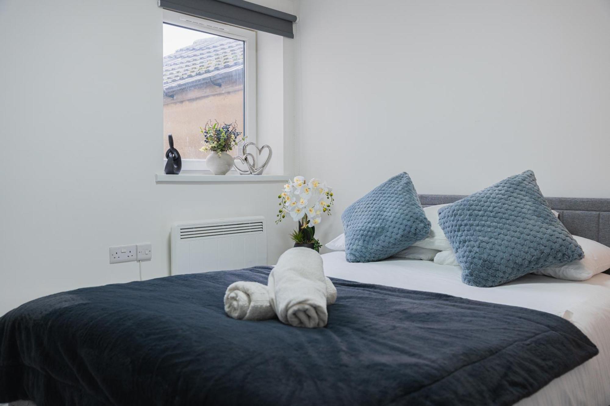 Apartment Brand New Luxe Two Bedroom Flat! Excellent Wifi Cardiff