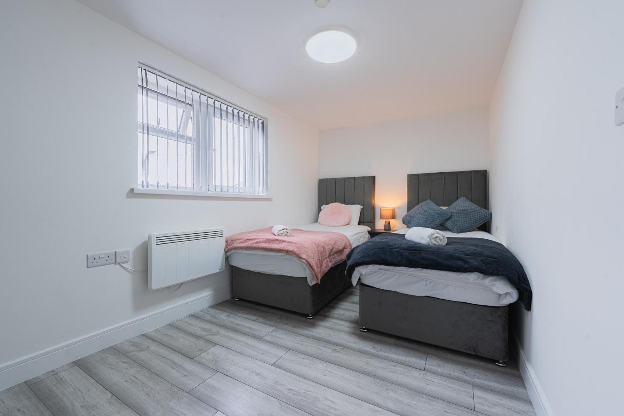 Apartment Brand New Luxe Two Bedroom Flat! Excellent Wifi *